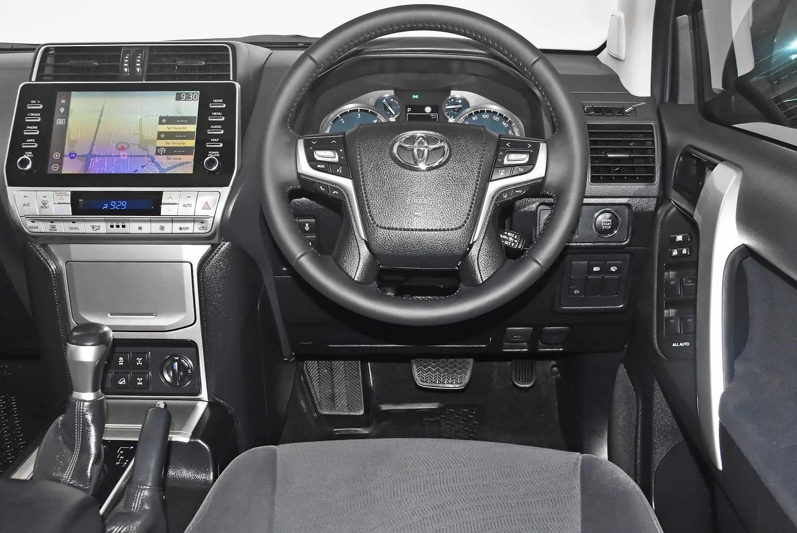 2021 Toyota Landcruiser Prado Gallery Image 13