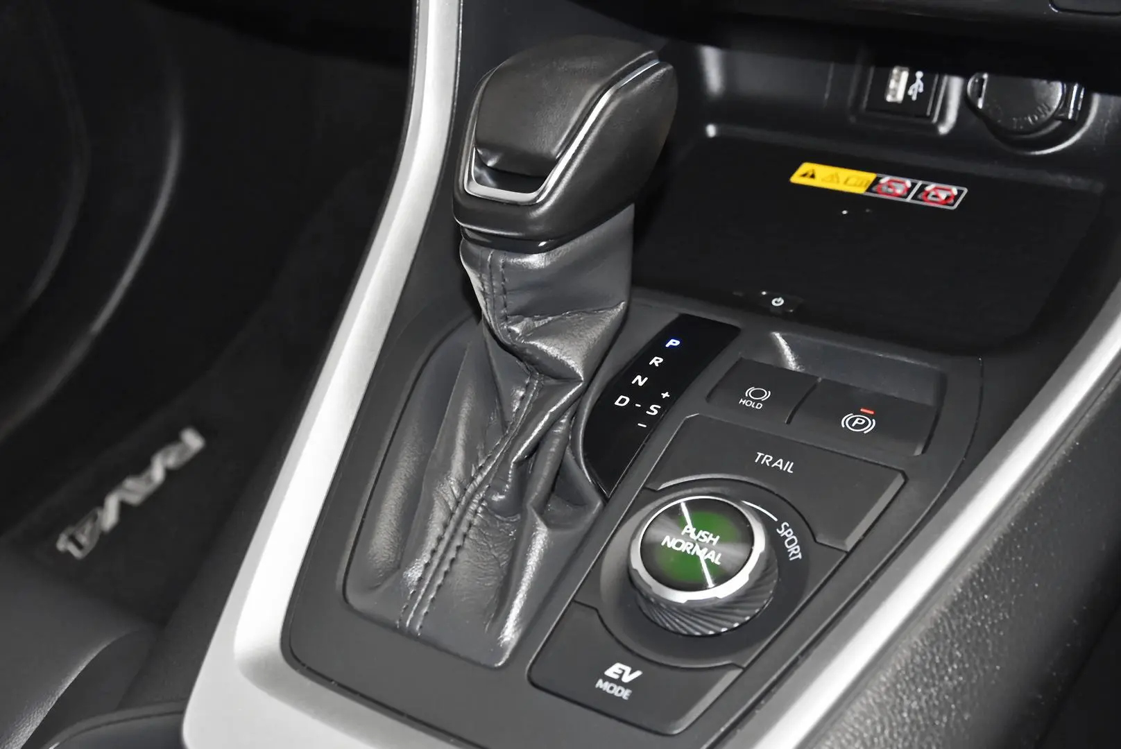 2025 Toyota RAV4 Gallery Image 14