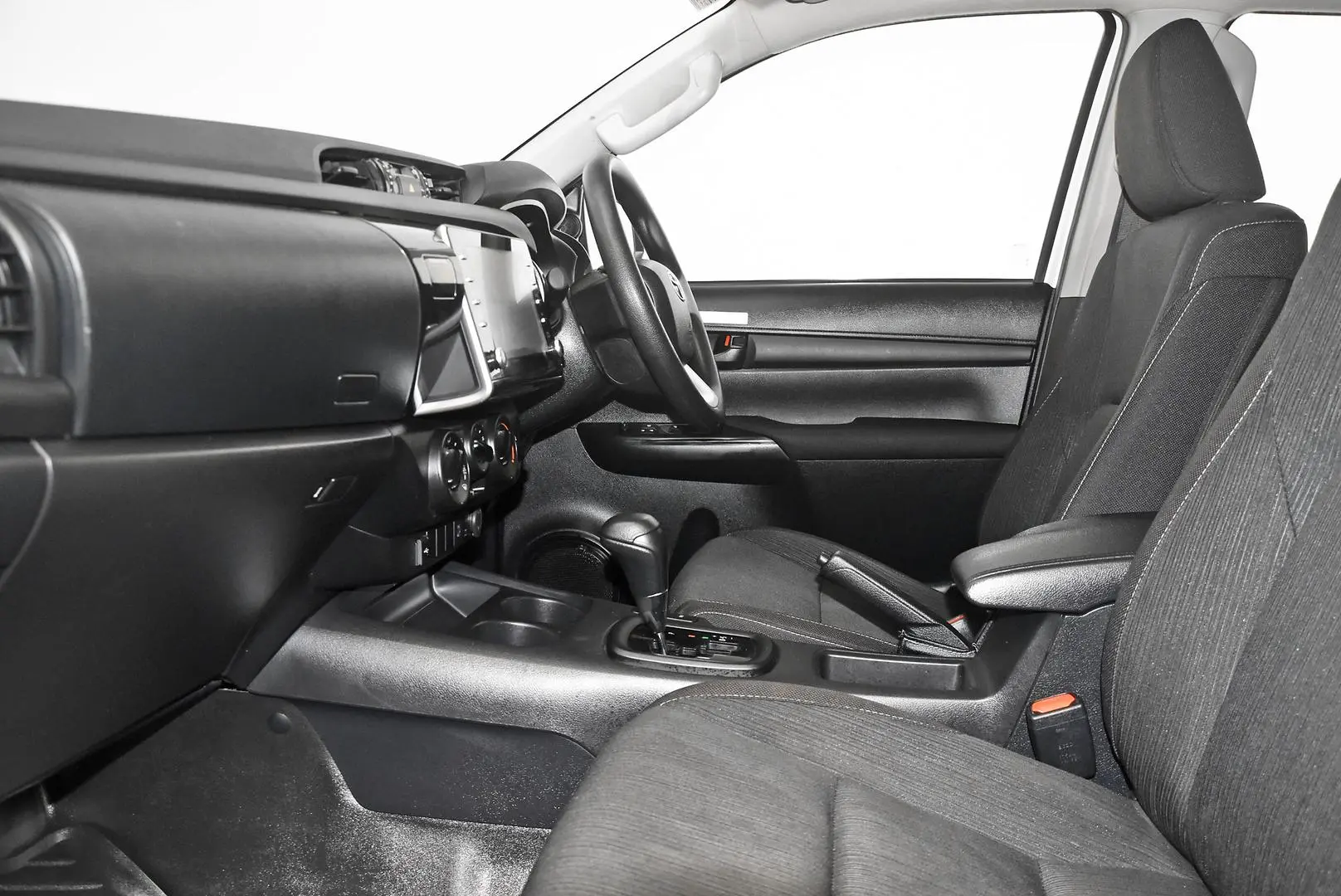 2023 Toyota Hilux Gallery Image 18