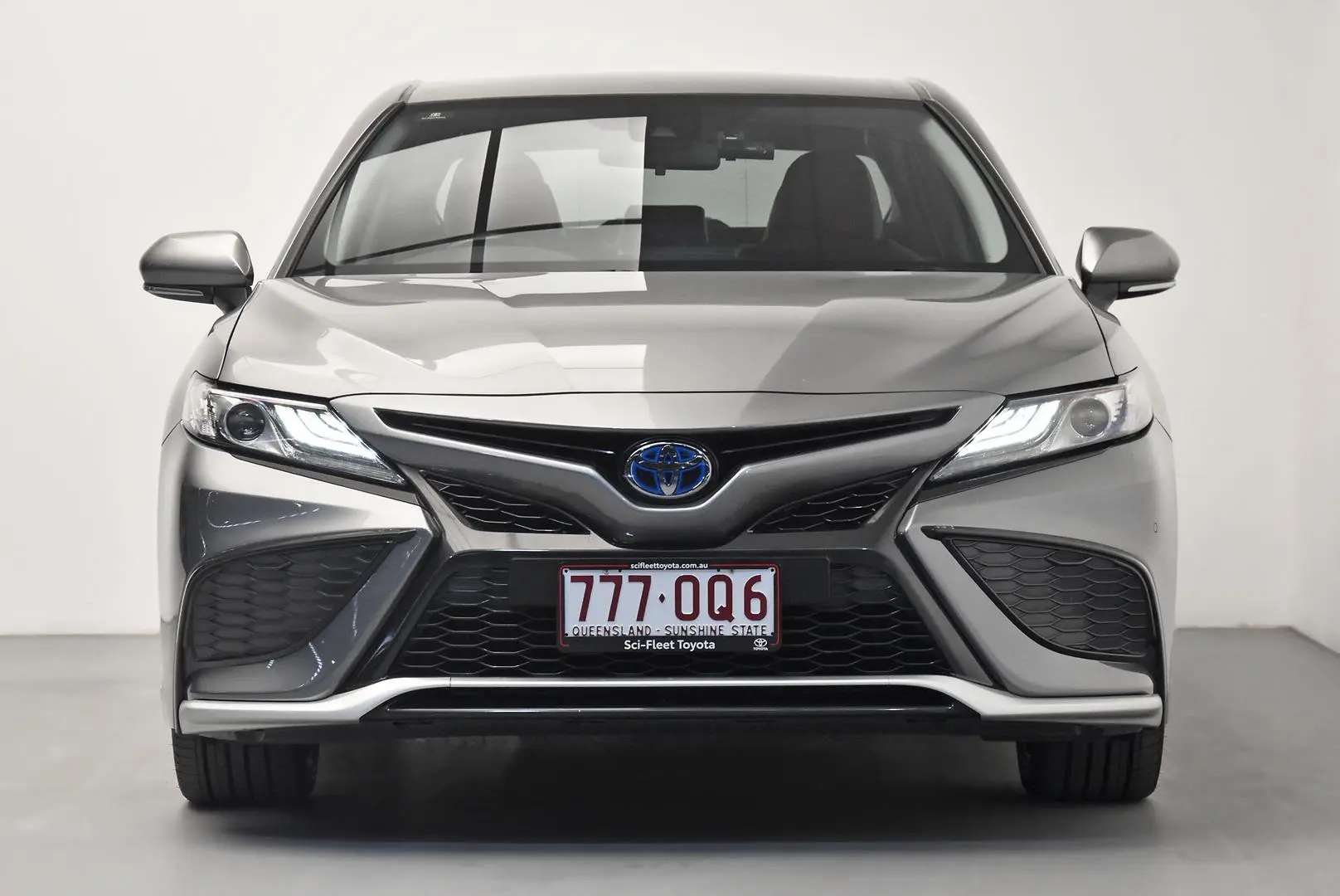 2021 Toyota Camry Gallery Image 2