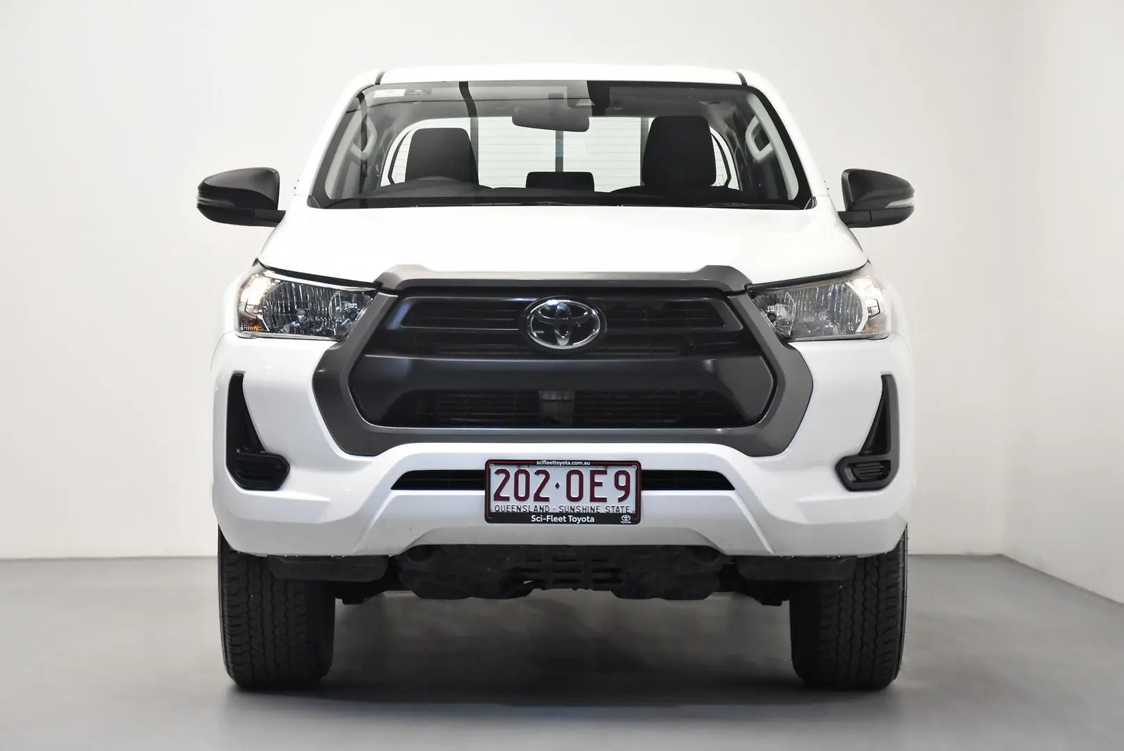 2023 Toyota Hilux Gallery Image 2