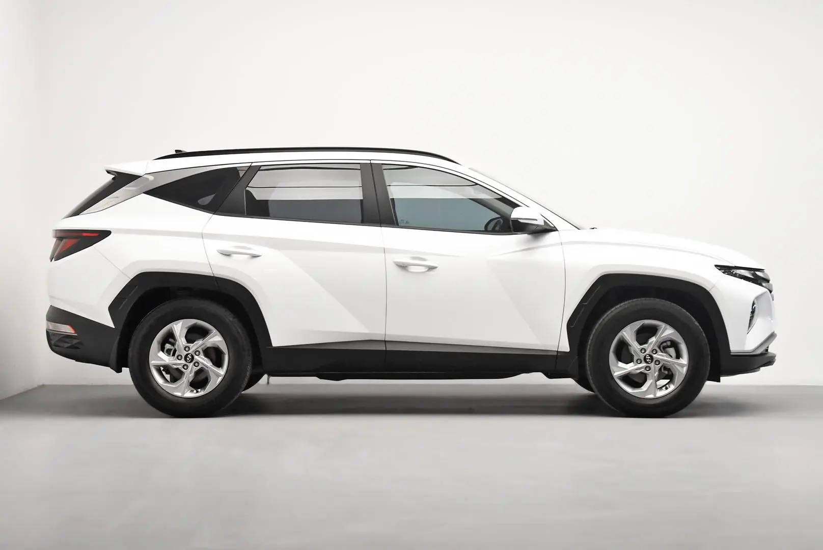 2022 Hyundai Tucson Gallery Image 3