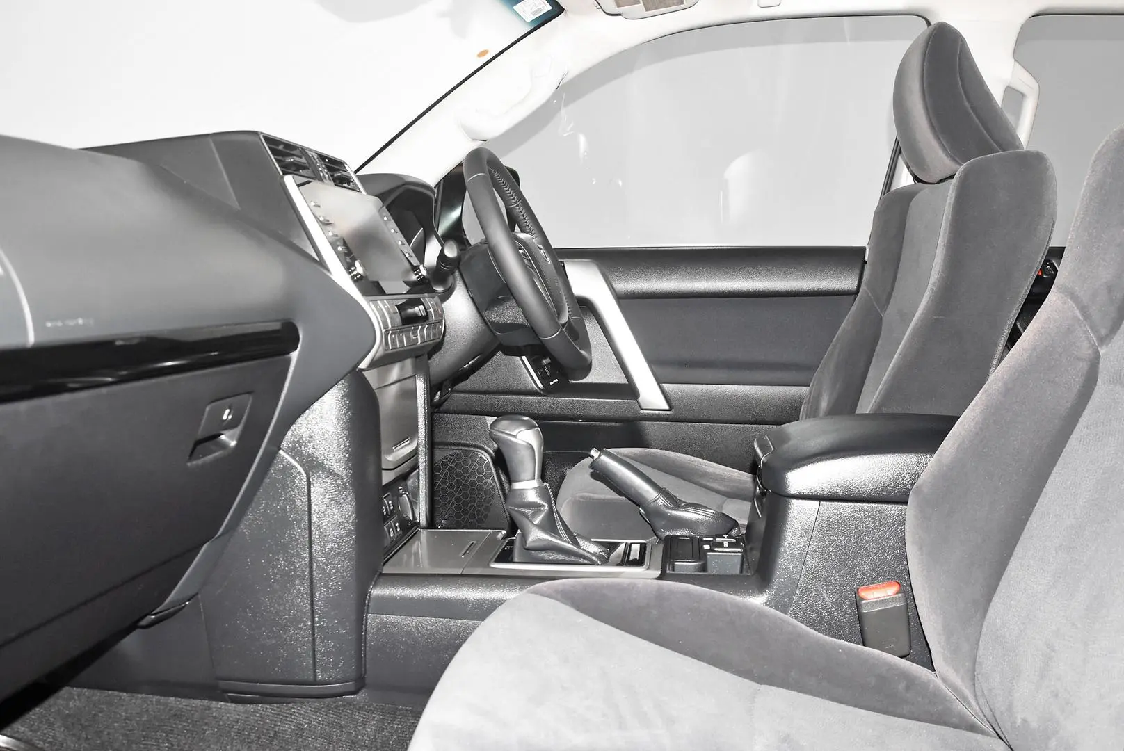 2021 Toyota Landcruiser Prado Gallery Image 16