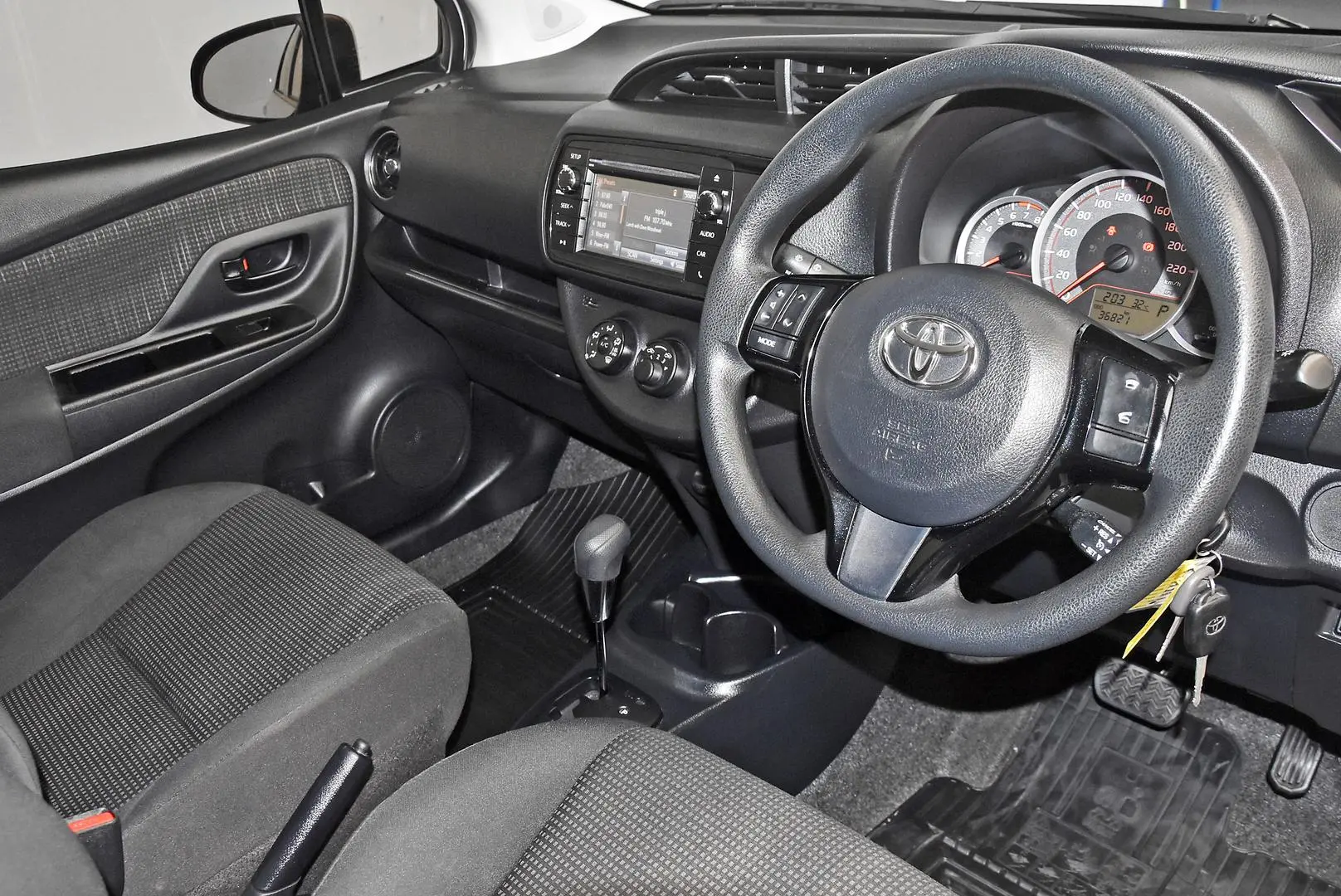 2018 Toyota Yaris Gallery Image 8