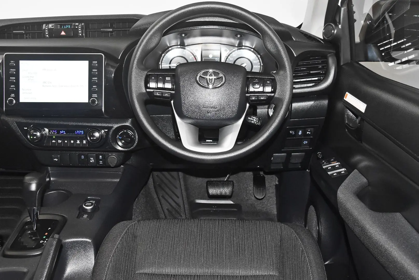 2025 Toyota Hilux Gallery Image 15