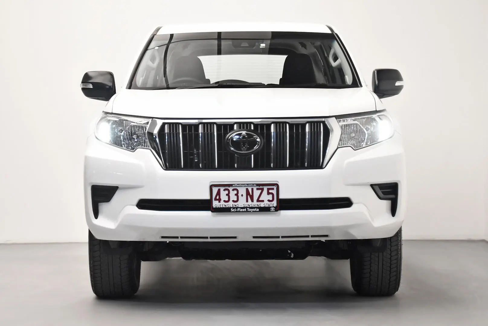 2023 Toyota Landcruiser Prado Gallery Image 2