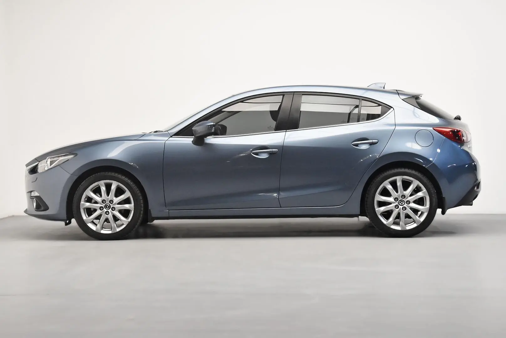 2015 Mazda 3 Gallery Image 4