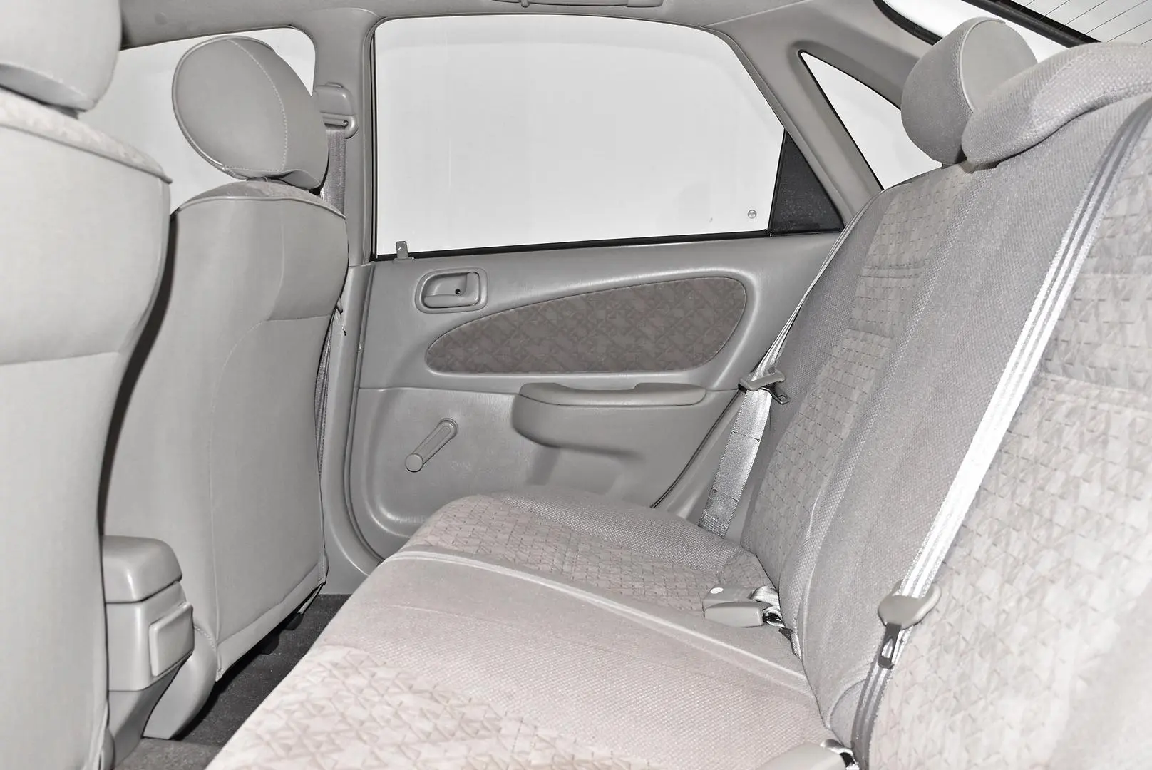 2000 Toyota Corolla Gallery Image 15