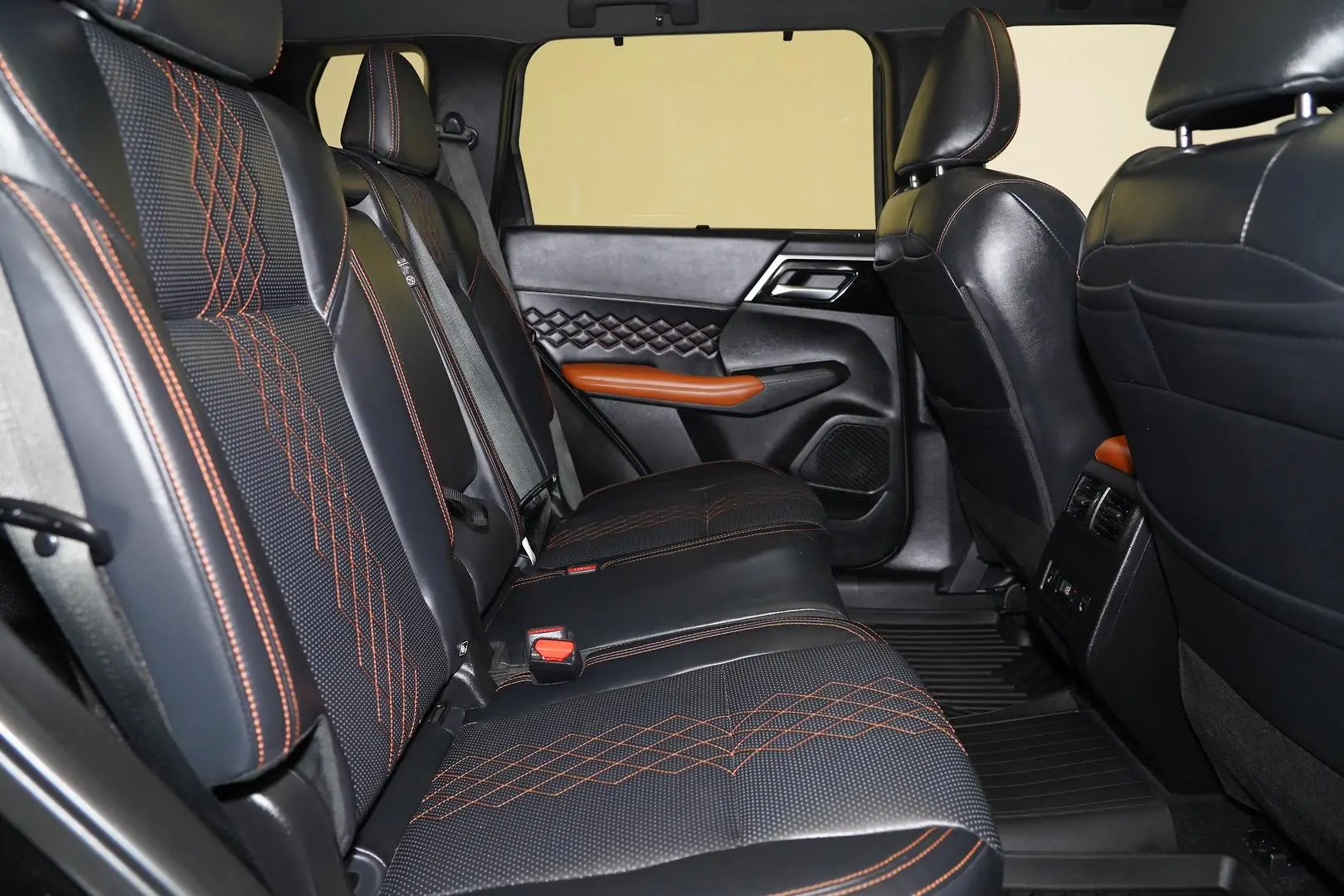2023 Mitsubishi Outlander Gallery Image 22