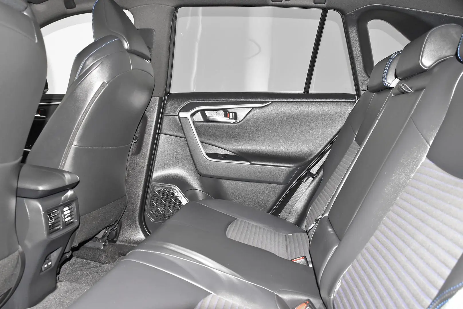 2024 Toyota RAV4 Gallery Image 19