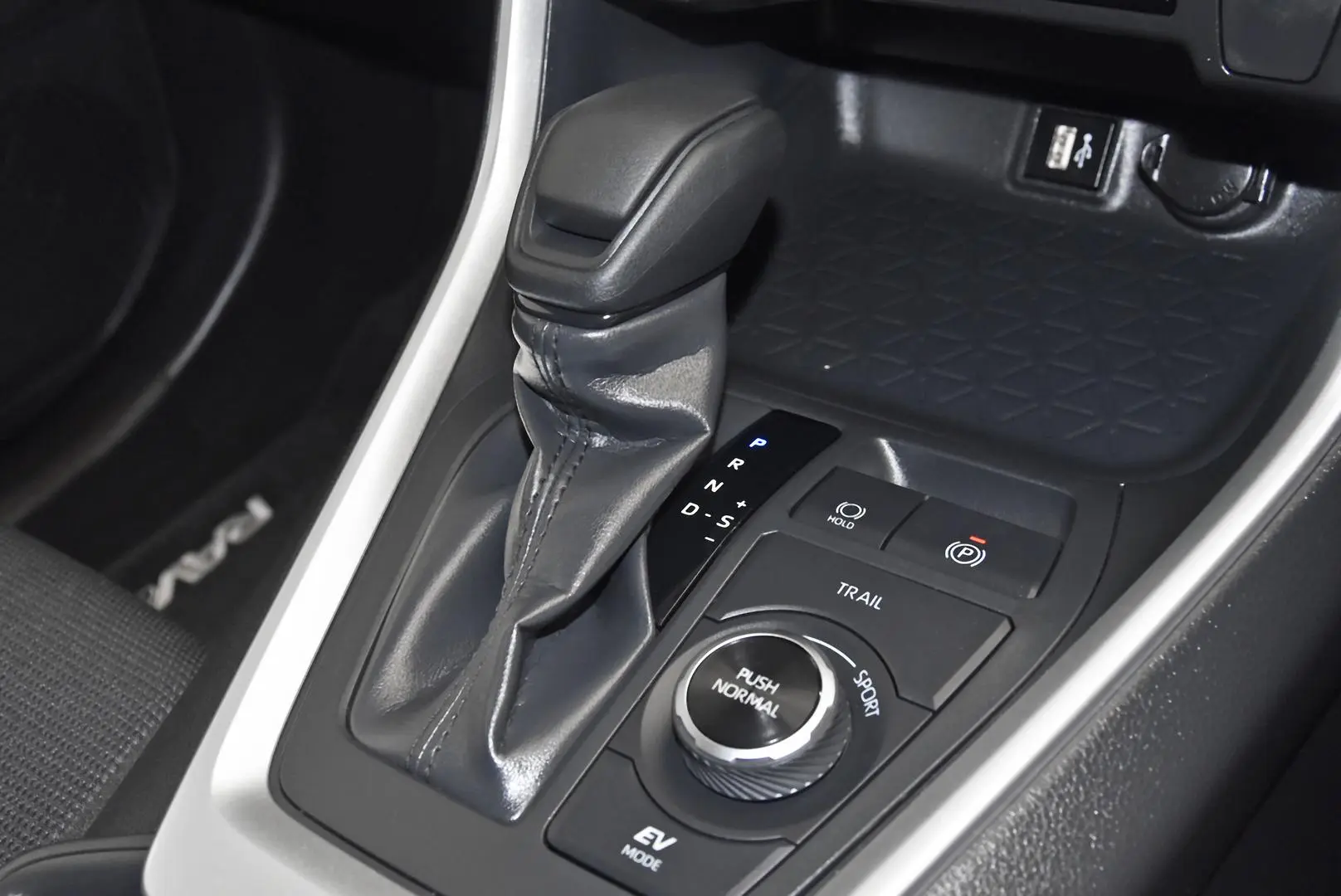 2024 Toyota RAV4 Gallery Image 14