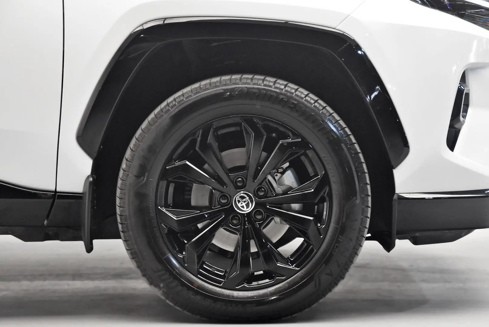 2024 Toyota RAV4 Gallery Image 24