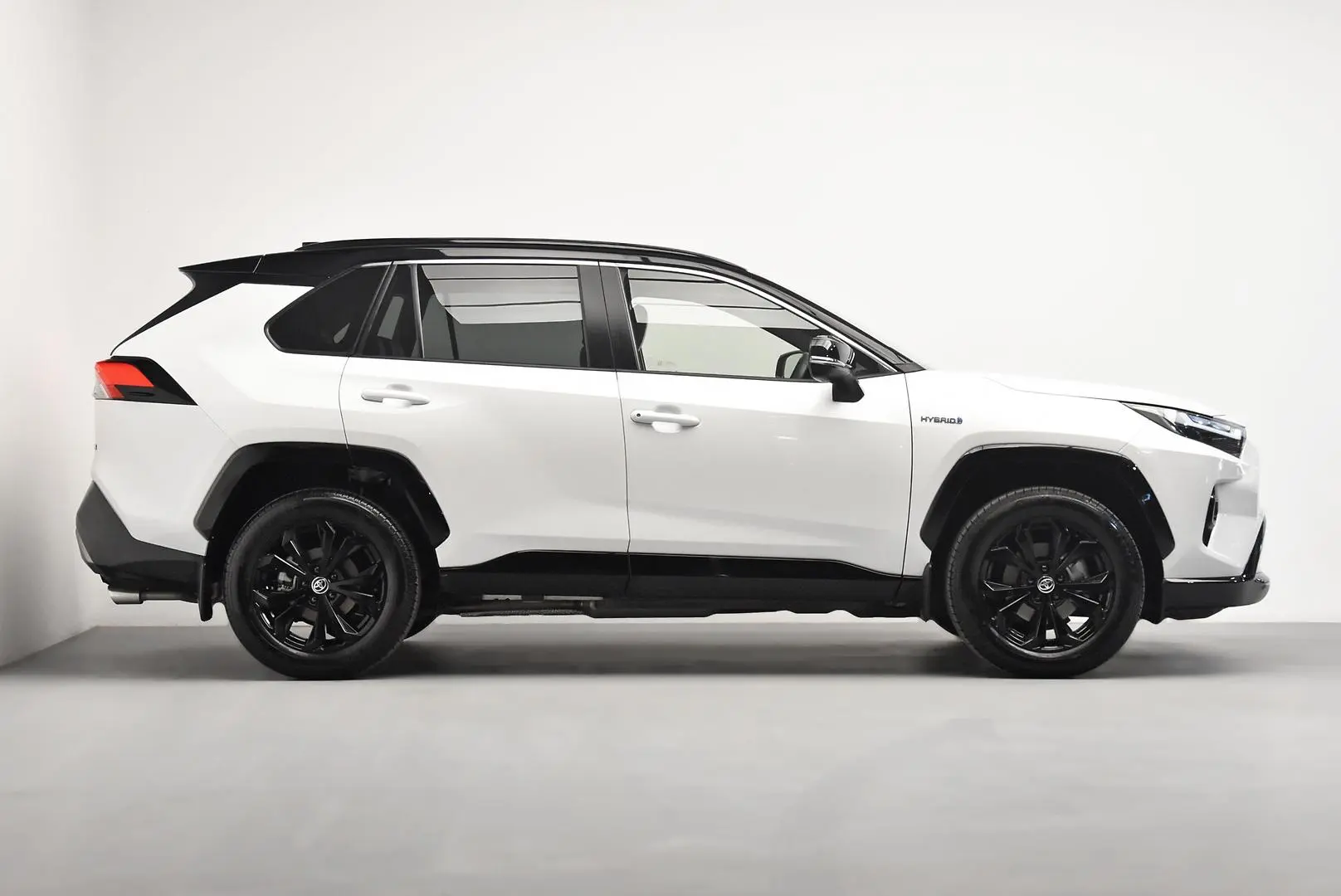 2024 Toyota RAV4 Gallery Image 3