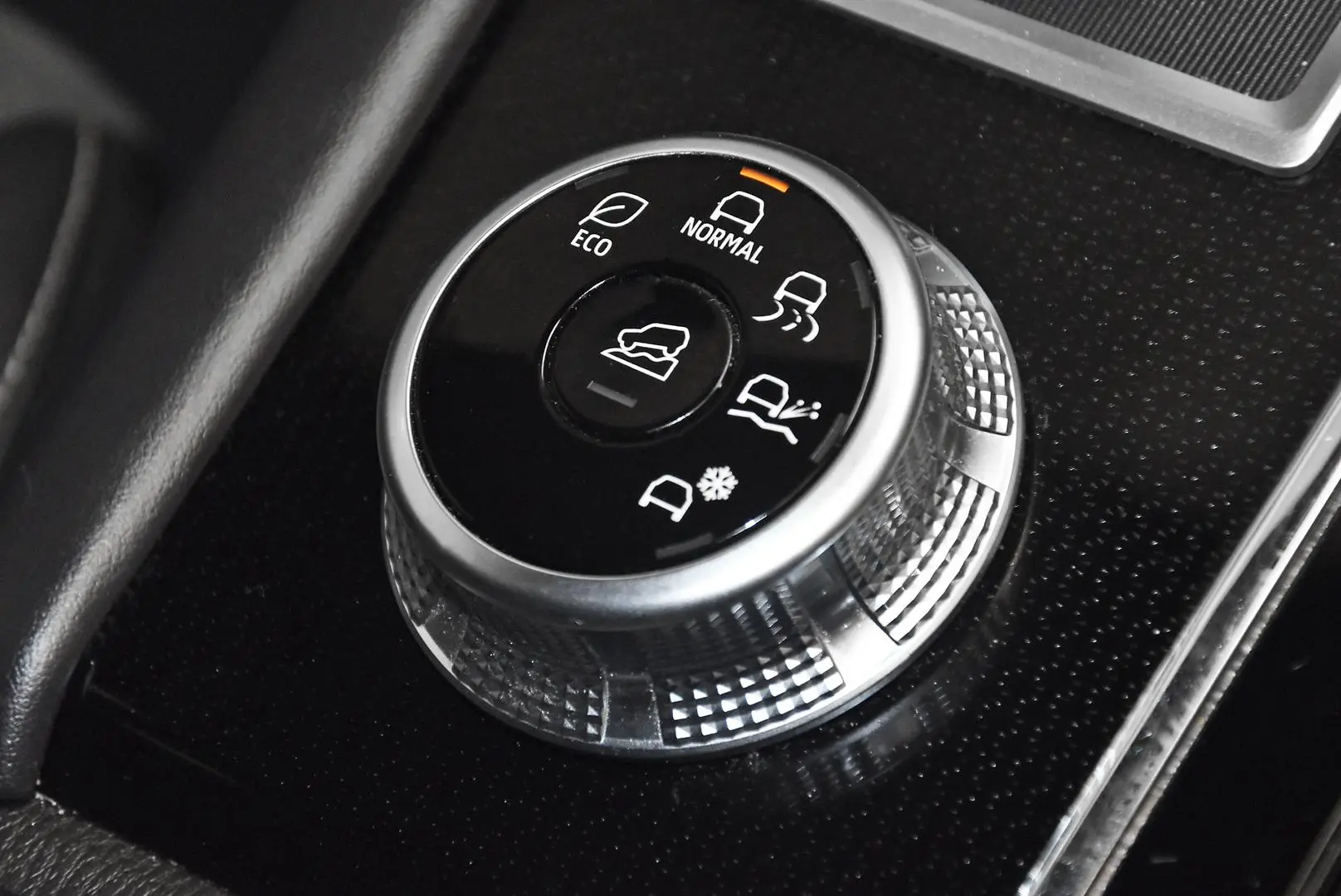 2023 Mitsubishi Outlander Gallery Image 14