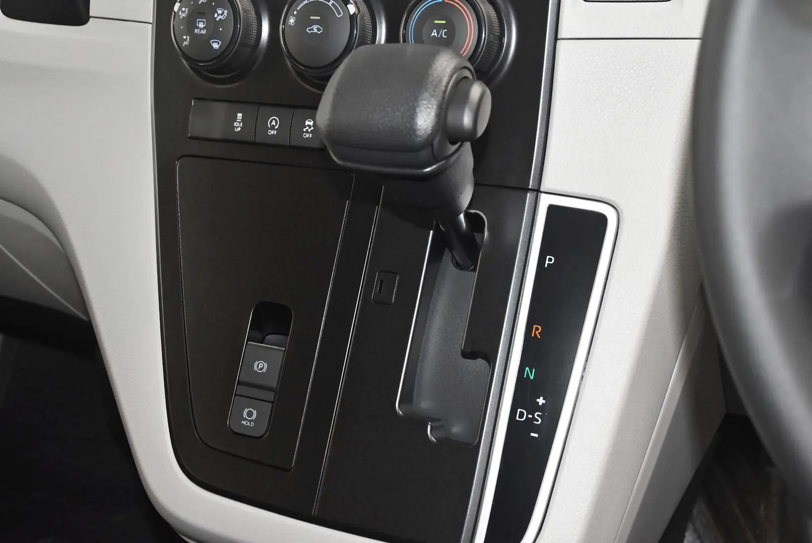 2025 Toyota Hiace Gallery Image 13