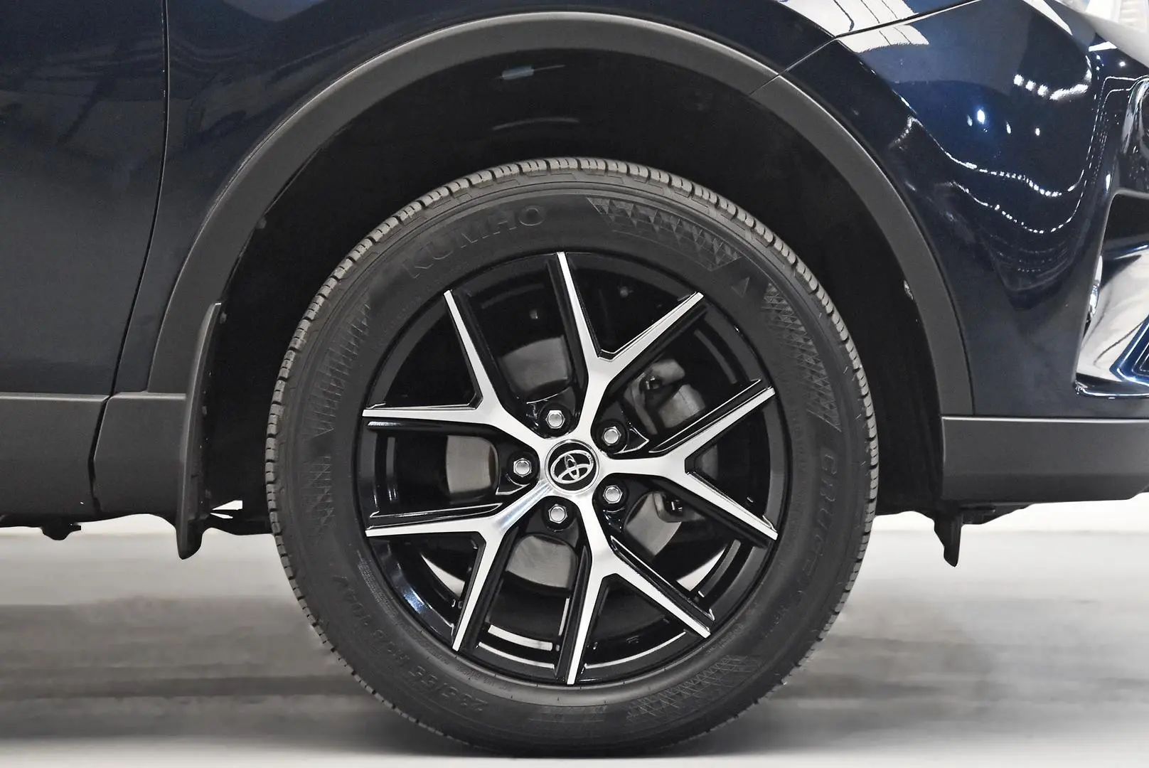 2018 Toyota RAV4 Gallery Image 22