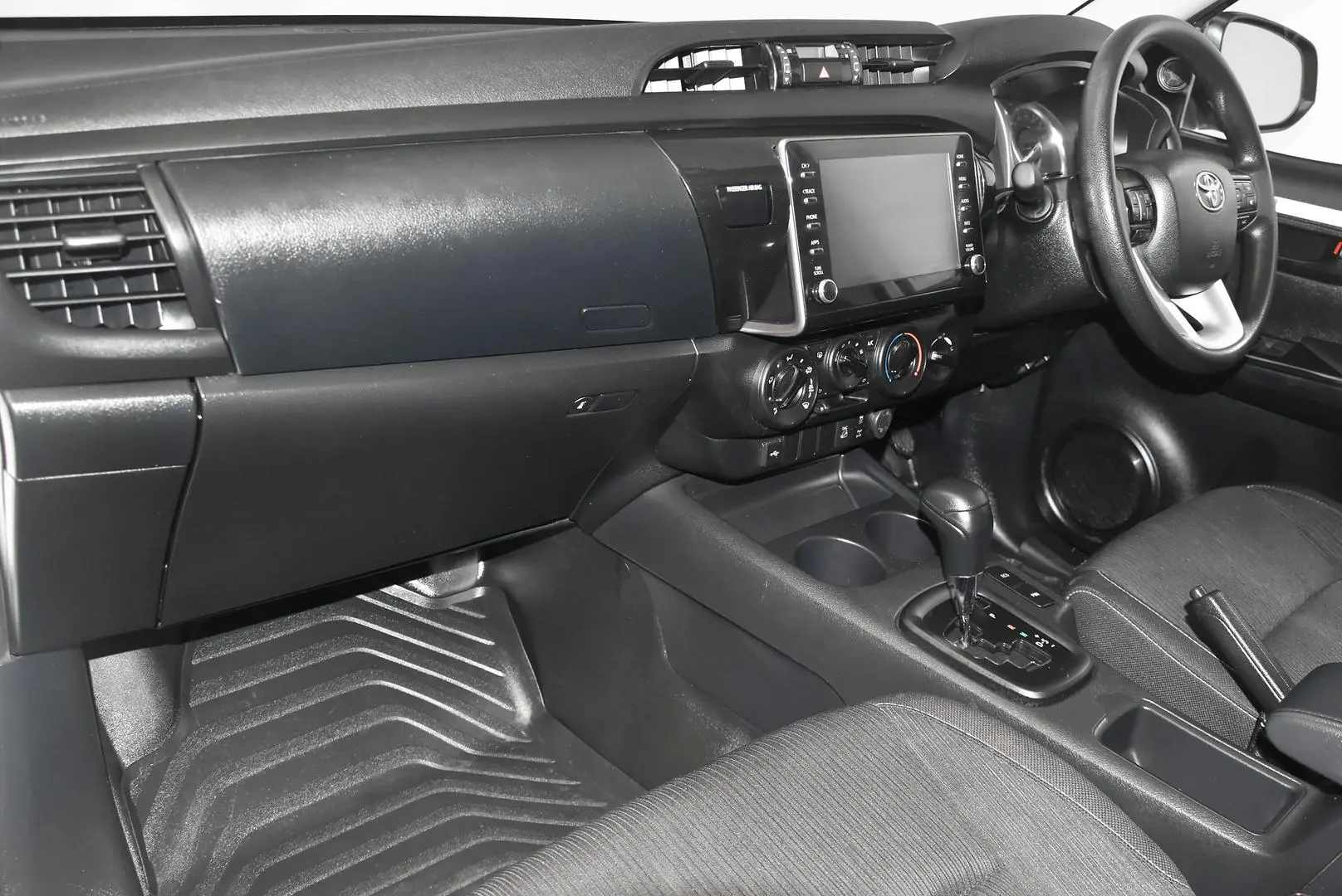 2023 Toyota Hilux Gallery Image 17