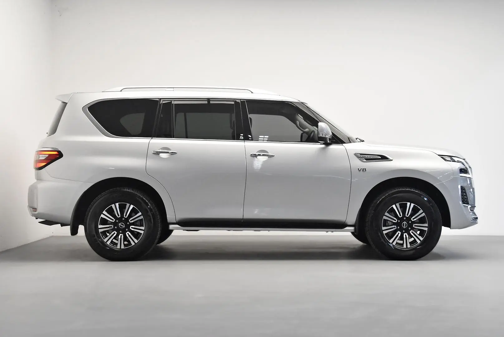 2024 Nissan Patrol Gallery Image 3