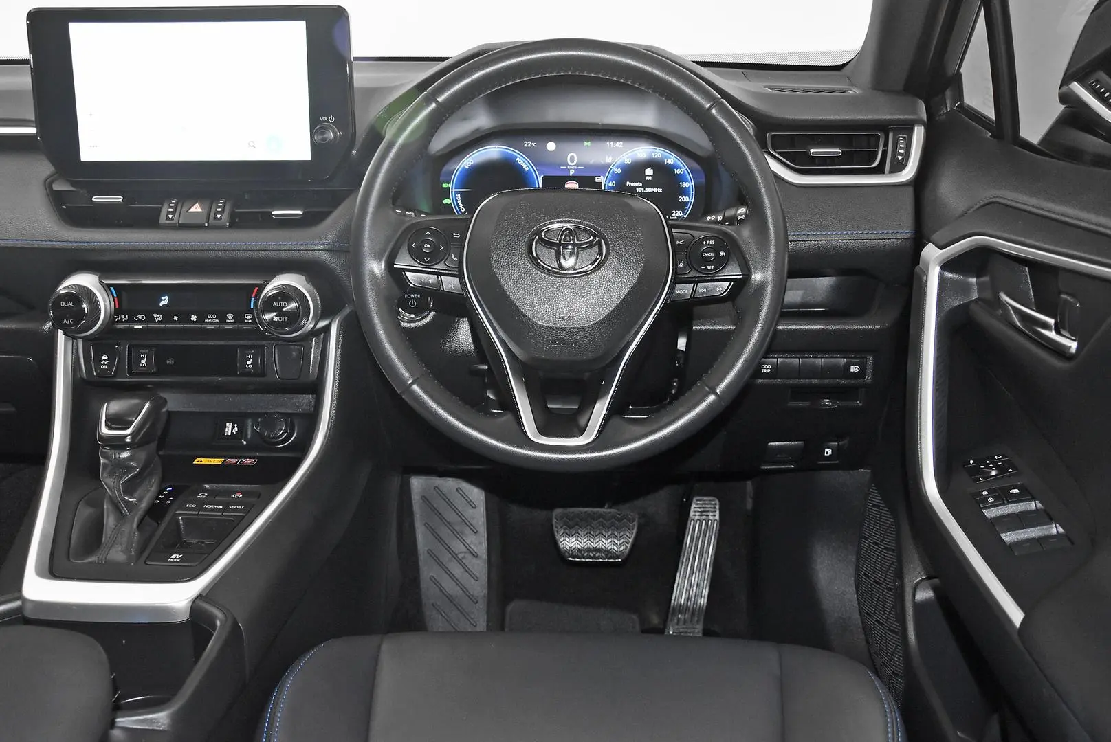 2024 Toyota RAV4 Gallery Image 15