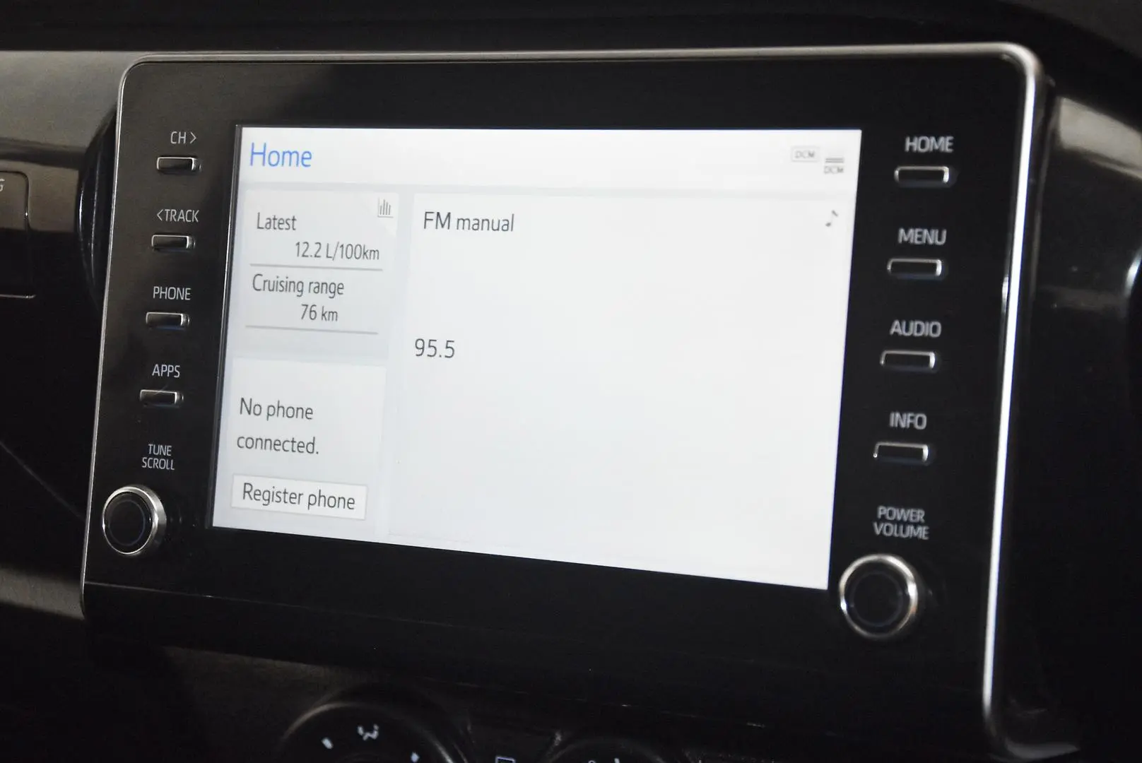 2023 Toyota Hilux Gallery Image 11