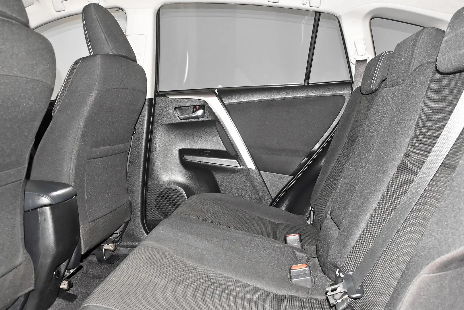 2018 Toyota RAV4 Gallery Image 18