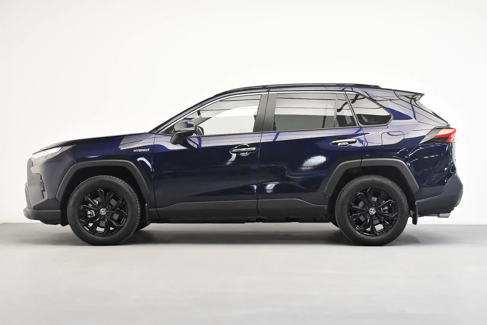 2023 Toyota RAV4 Gallery Image 4