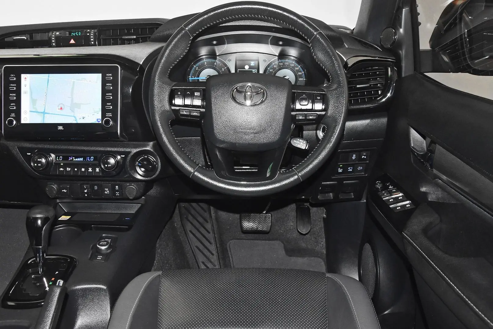 2024 Toyota Hilux Gallery Image 15