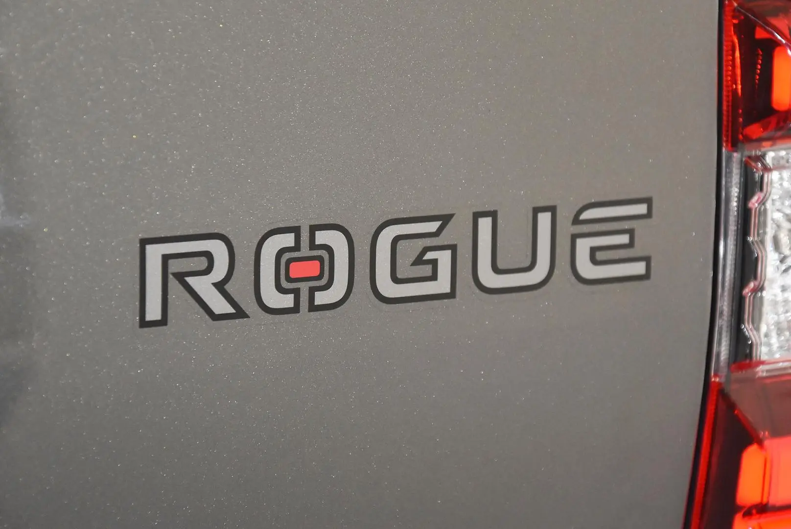 2024 Toyota Hilux Gallery Image 7