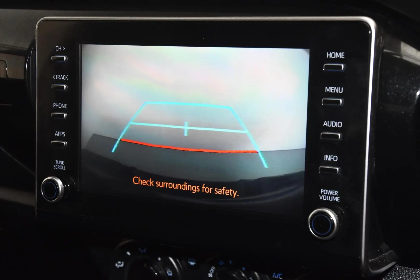 2021 Toyota Hilux Gallery Image 12