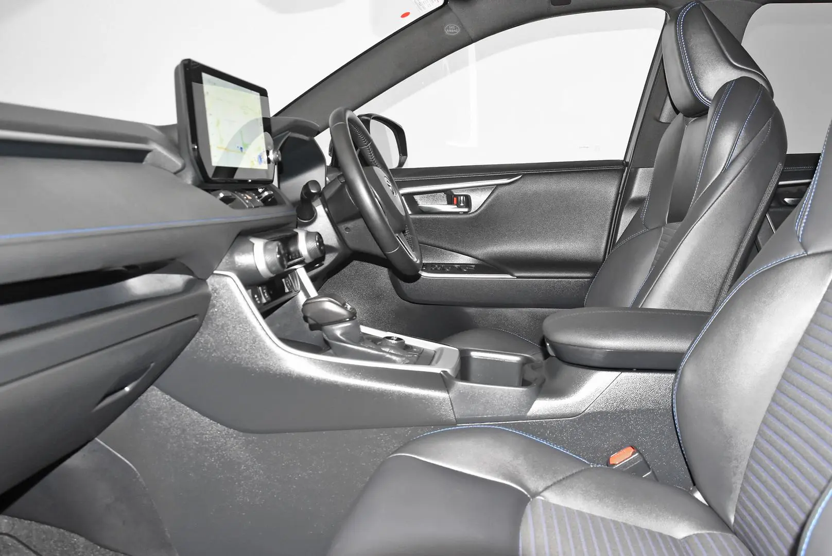 2025 Toyota RAV4 Gallery Image 18