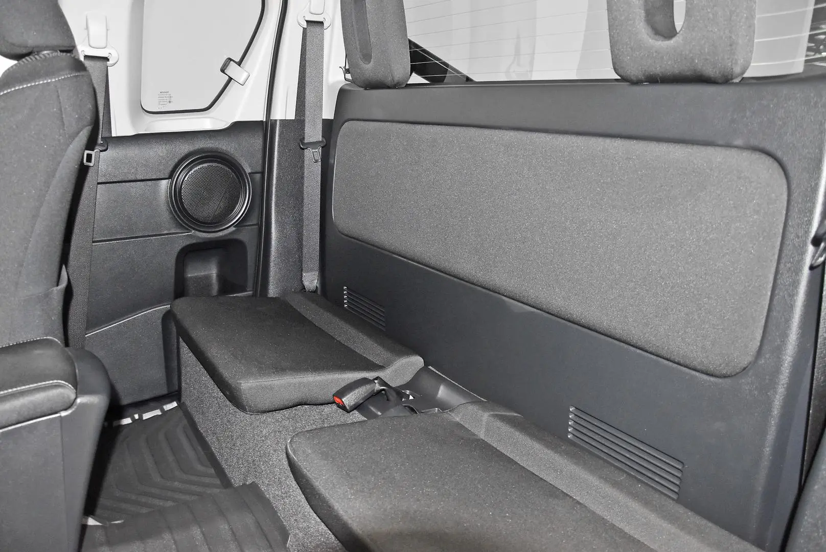 2024 Toyota Hilux Gallery Image 18