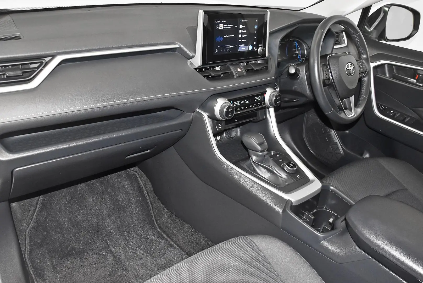 2024 Toyota RAV4 Gallery Image 17