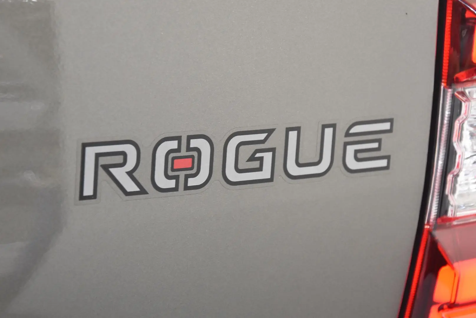 2024 Toyota Hilux Gallery Image 7