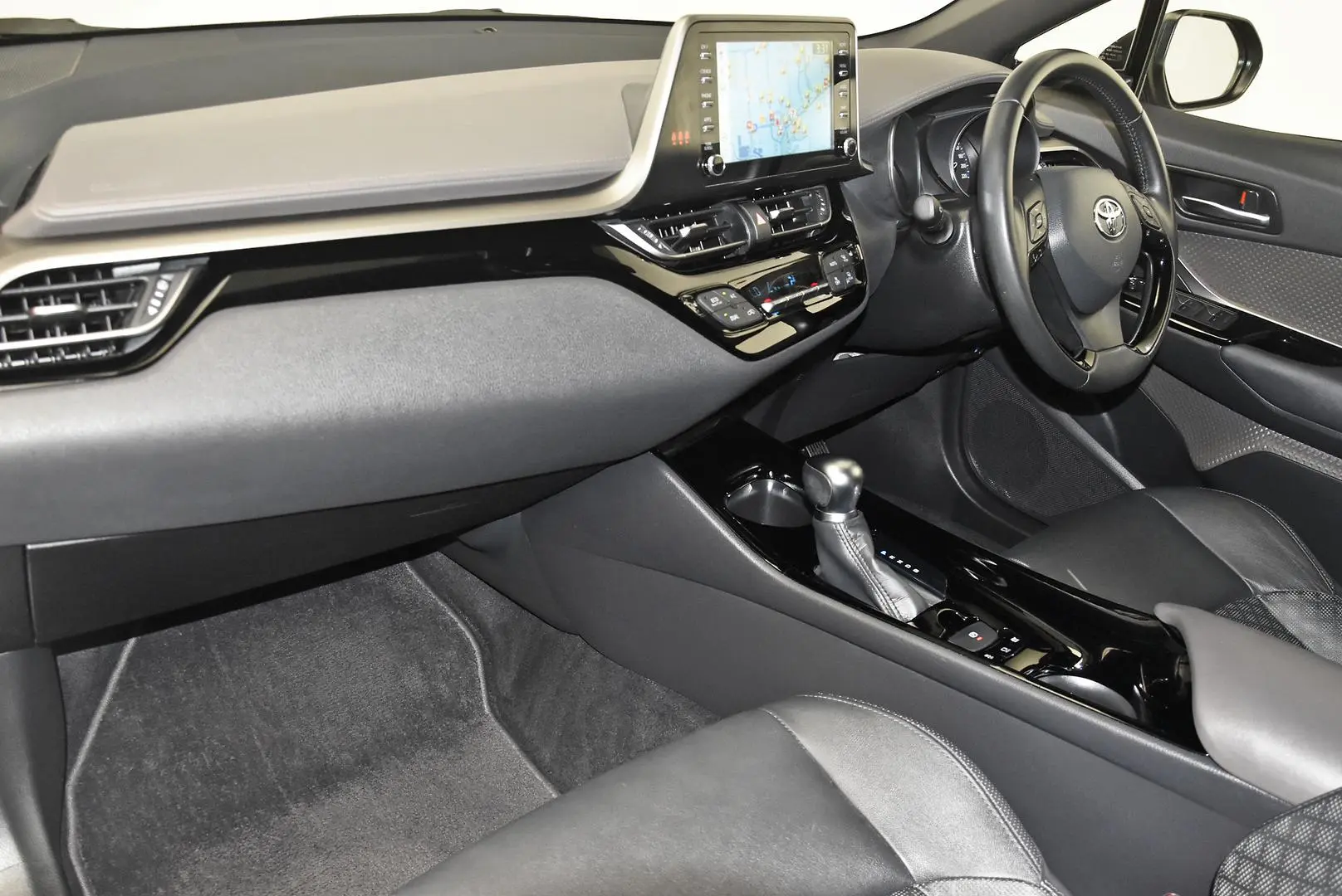 2023 Toyota C-HR Gallery Image 17