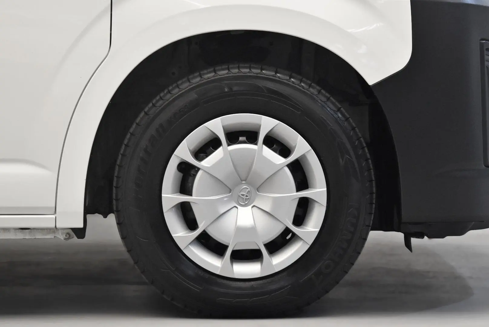 2024 Toyota Hiace Gallery Image 18