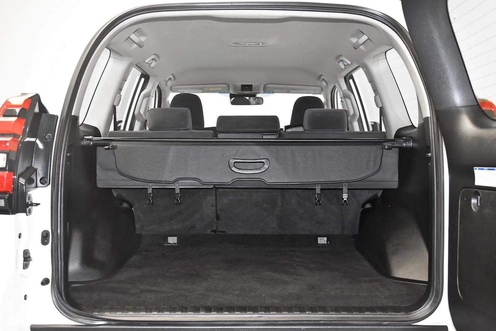 2023 Toyota Landcruiser Prado Gallery Image 19