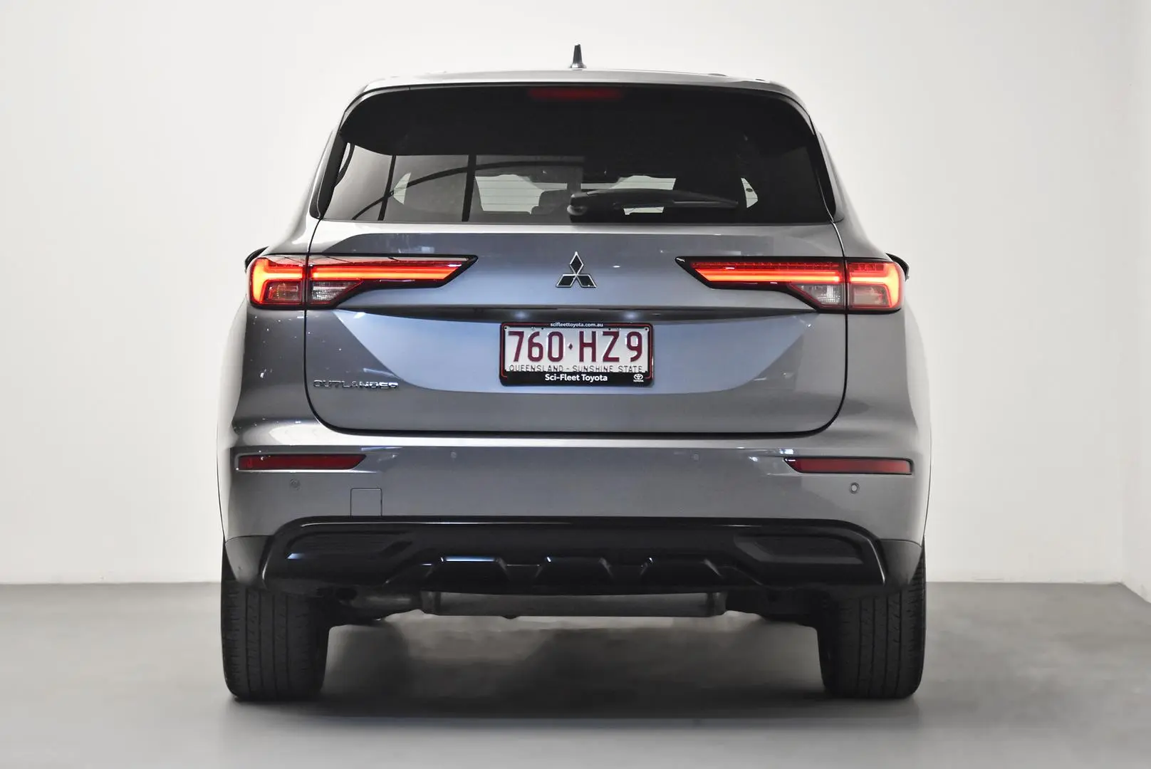 2023 Mitsubishi Outlander Gallery Image 6