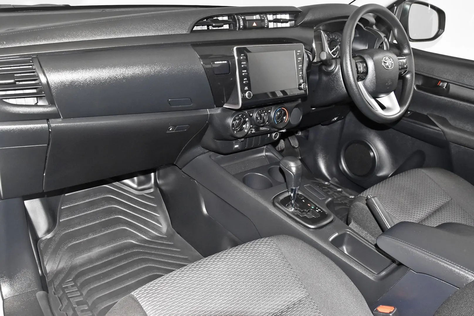 2024 Toyota Hilux Gallery Image 15