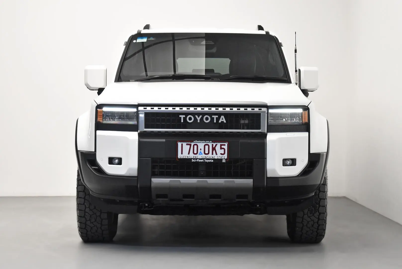 2025 Toyota Landcruiser Prado Gallery Image 2