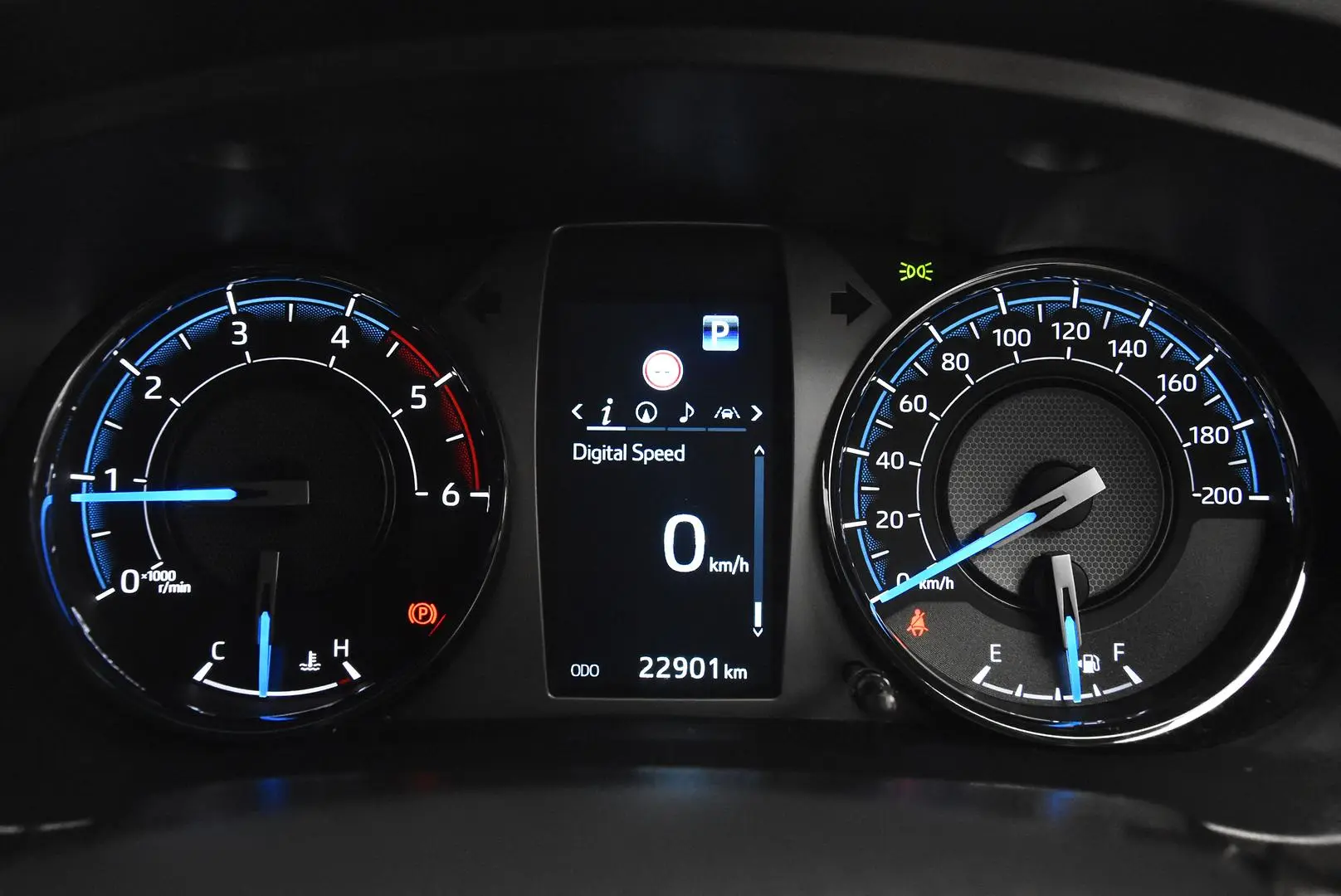 2024 Toyota Hilux Gallery Image 10