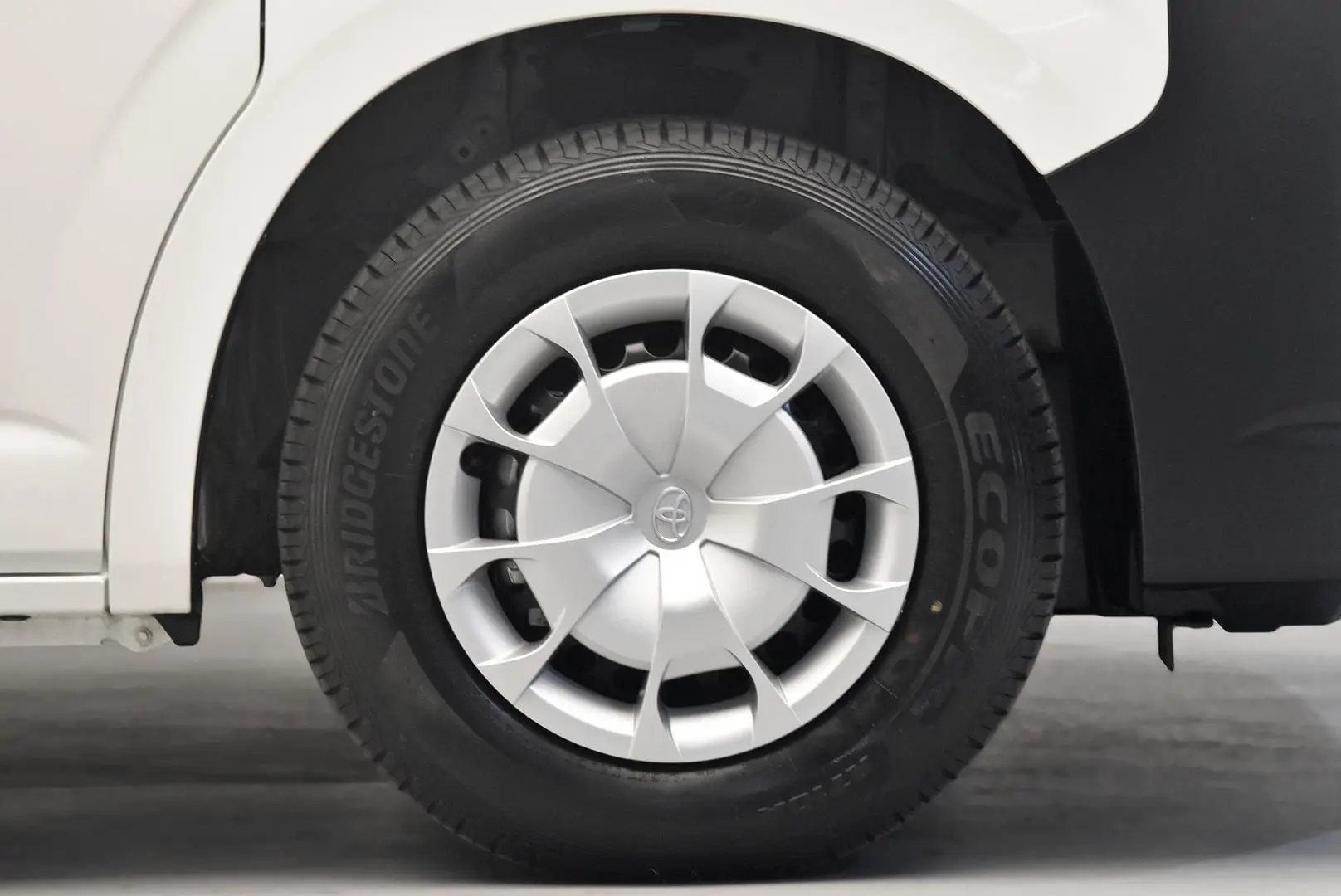 2024 Toyota Hiace Gallery Image 19