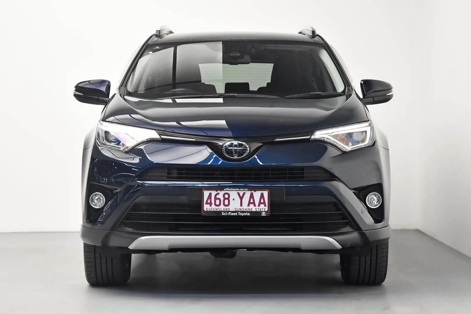 2018 Toyota RAV4 Gallery Image 2