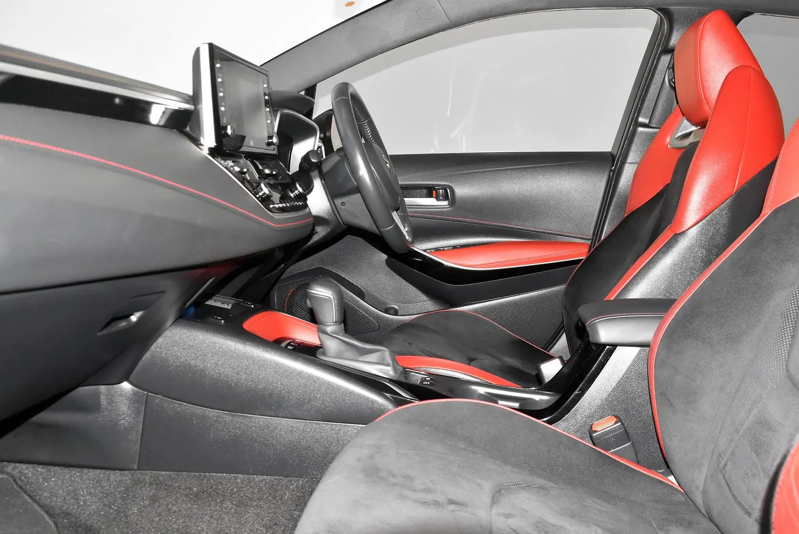 2019 Toyota Corolla Gallery Image 18