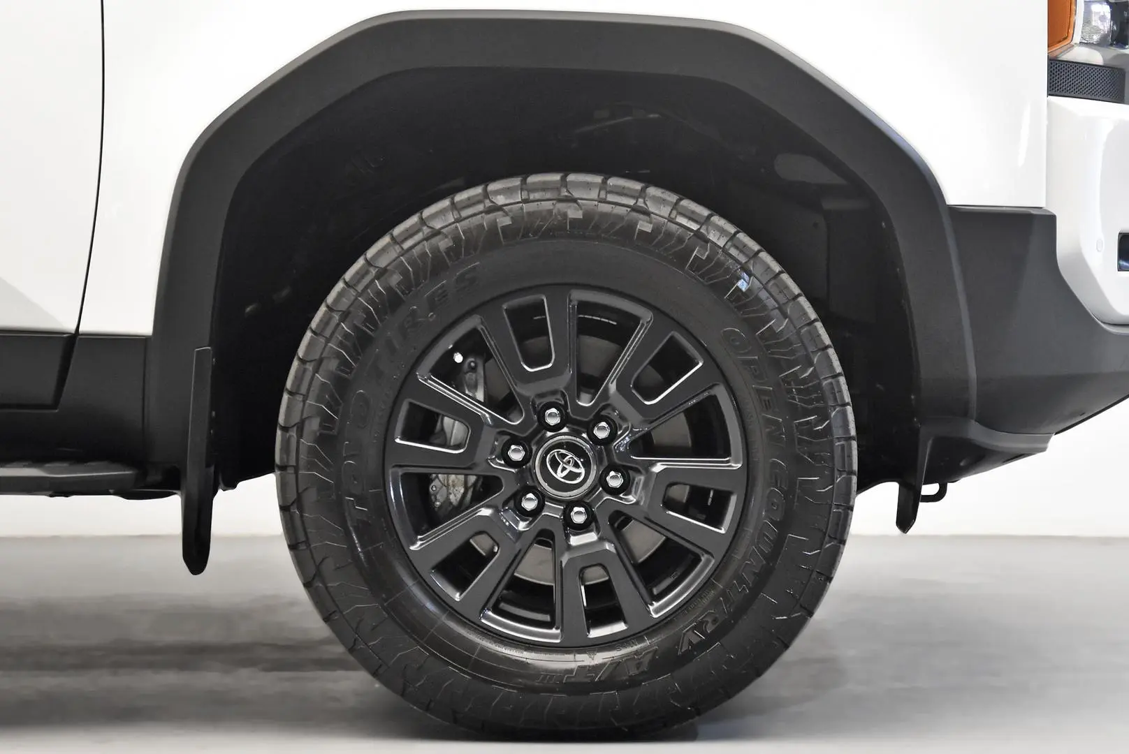 2025 Toyota Landcruiser Prado Gallery Image 24