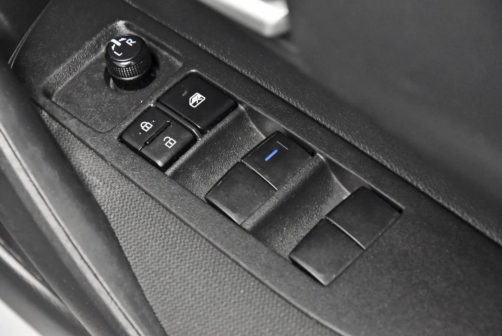 2021 Toyota Corolla Gallery Image 10