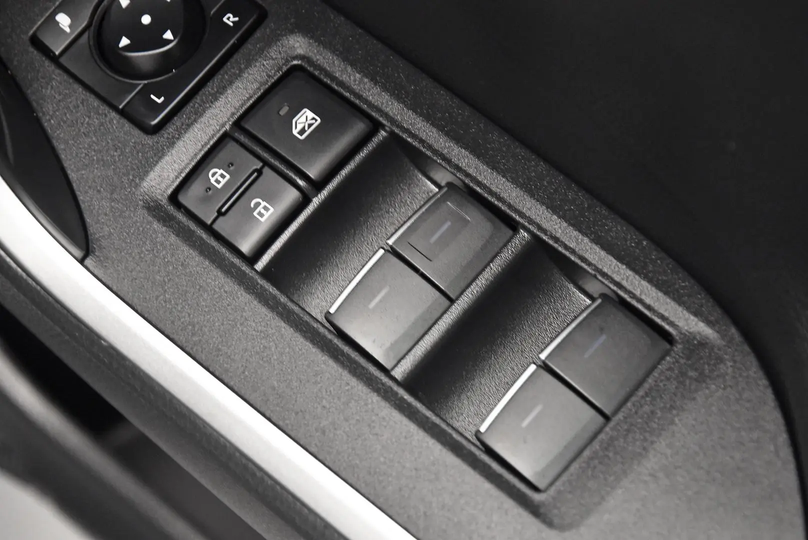 2025 Toyota RAV4 Gallery Image 10