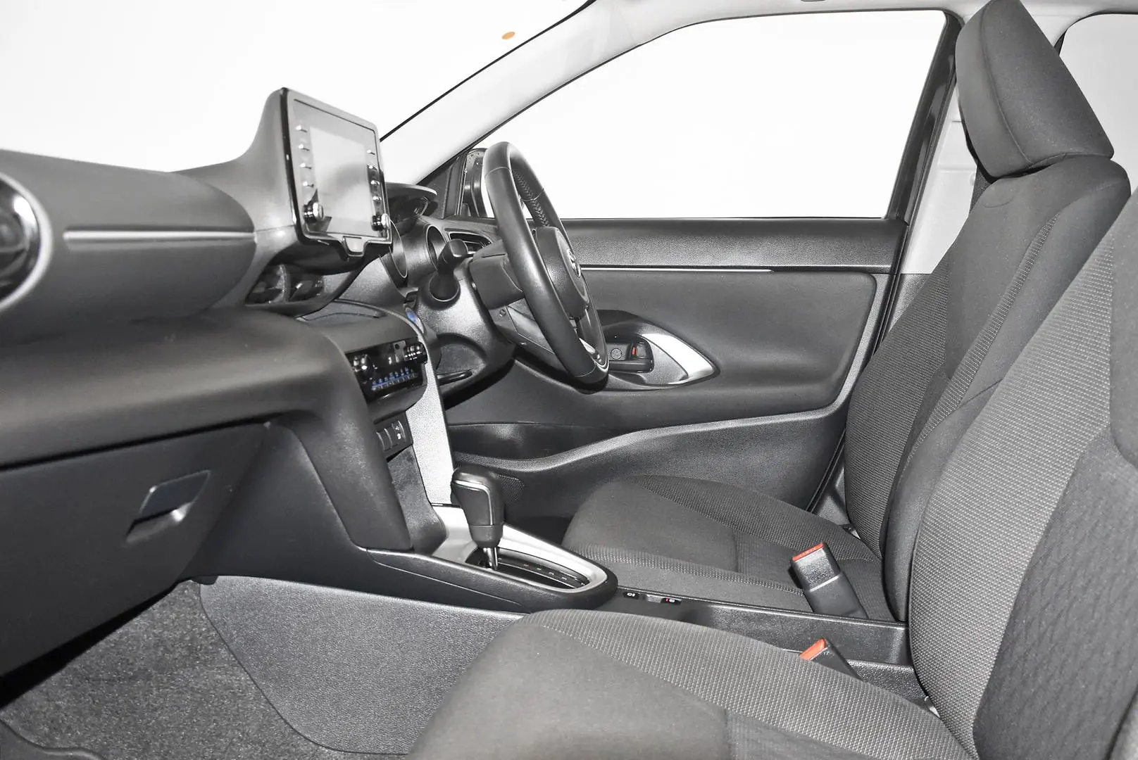 2022 Toyota Yaris Cross Gallery Image 18