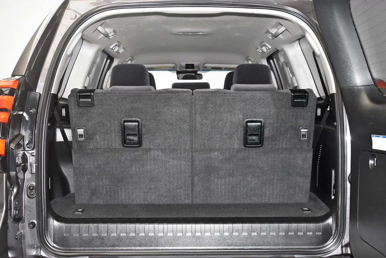 2021 Toyota Landcruiser Prado Gallery Image 20