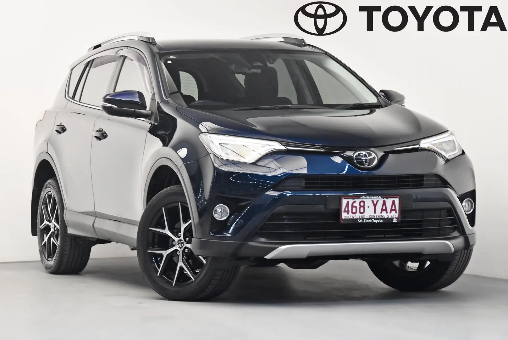 2018 Toyota RAV4 Gallery Image 1