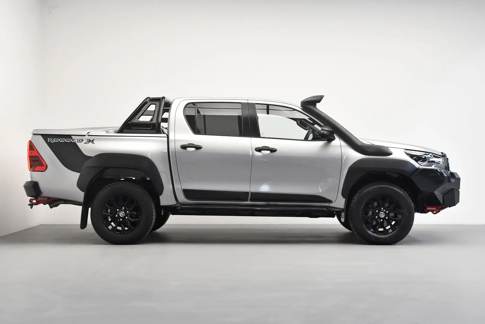 2022 Toyota Hilux Gallery Image 3